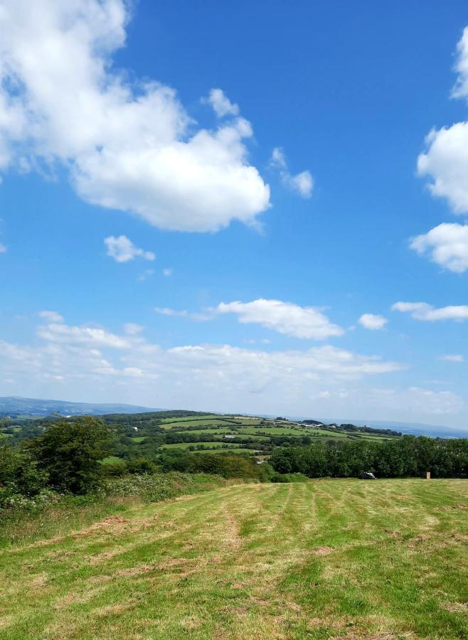 Summit Camping Kit Hill Cornwall Panoramic Views Grass Pitch From 15Pn Or Bella Bell Tent 75Pn Callington Exterior photo