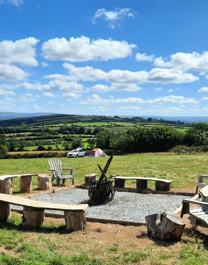 Summit Camping Kit Hill Cornwall Panoramic Views Grass Pitch From 15Pn Or Bella Bell Tent 75Pn Callington Exterior photo
